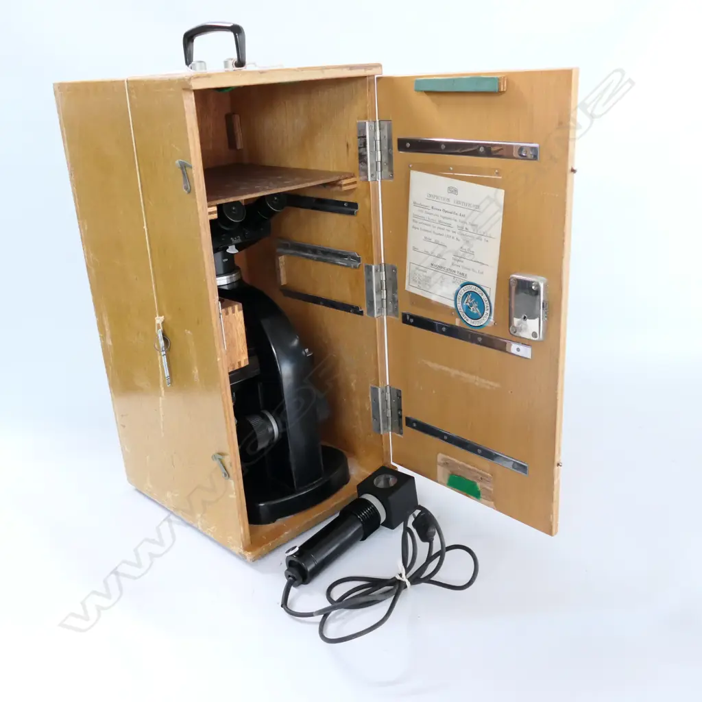 ERNST LEITZ BINOCULAR MICROSCOPE, WITH LAMP, BOX NOT ORIGINAL Image 1++